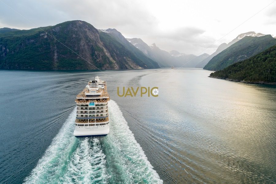 Viking Jupiter-11.jpg - Uavpic