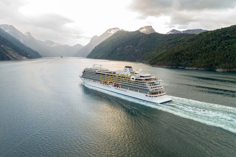 Viking Jupiter-13.jpg - Uavpic