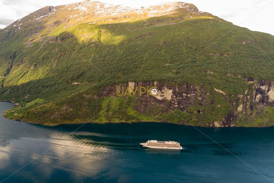 Viking Jupiter-14.jpg - Uavpic