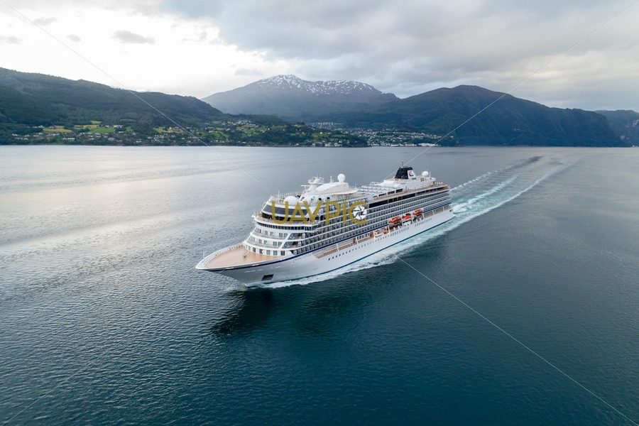 Viking Jupiter-5.jpg - Uavpic