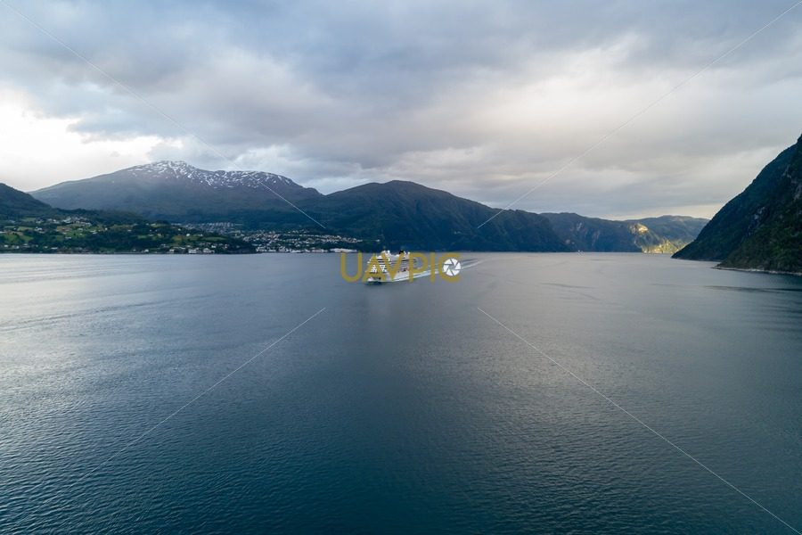 Viking Jupiter.jpg - Uavpic