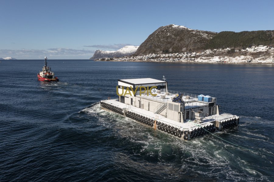 NC 600 towed by Boa Brage_50.jpg - Uavpic