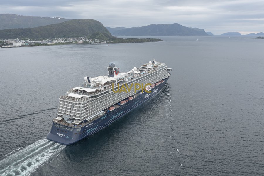  Foto zu Mein Schiff 6 - Uavpic 