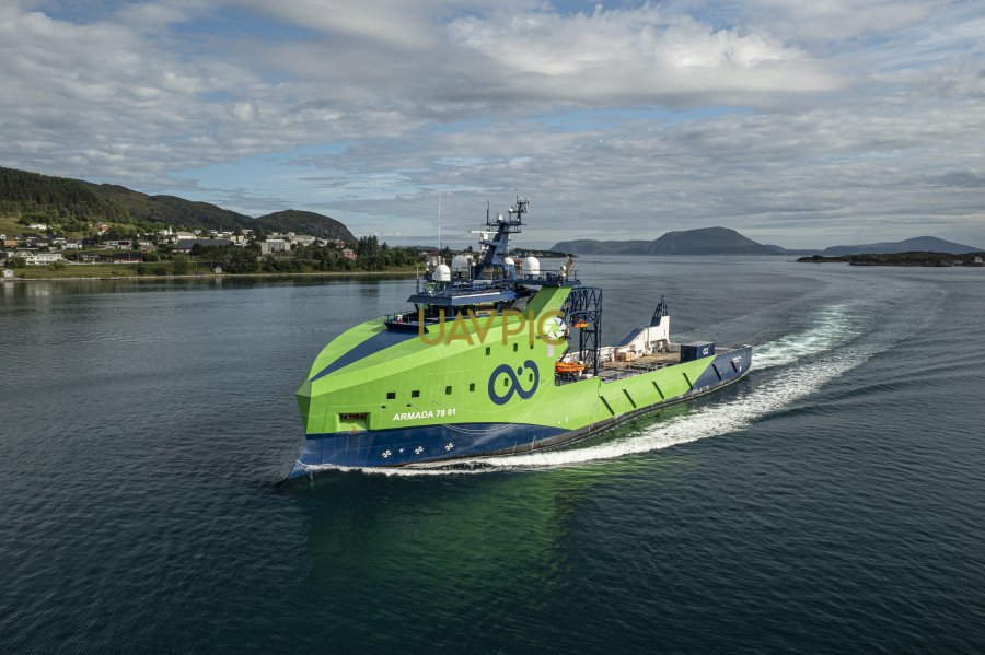 Armada 78 01 673.jpg - Uavpic