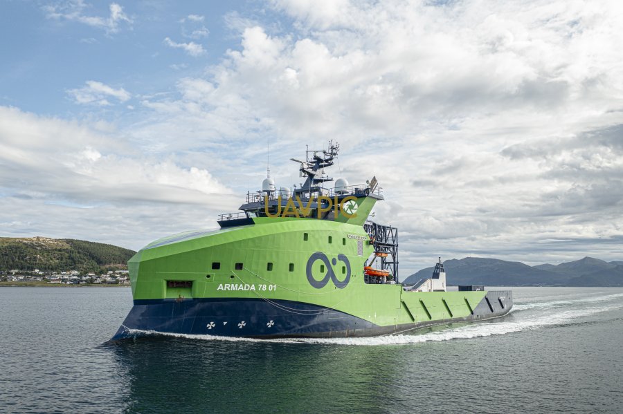 Armada 78 01 686.jpg - Uavpic