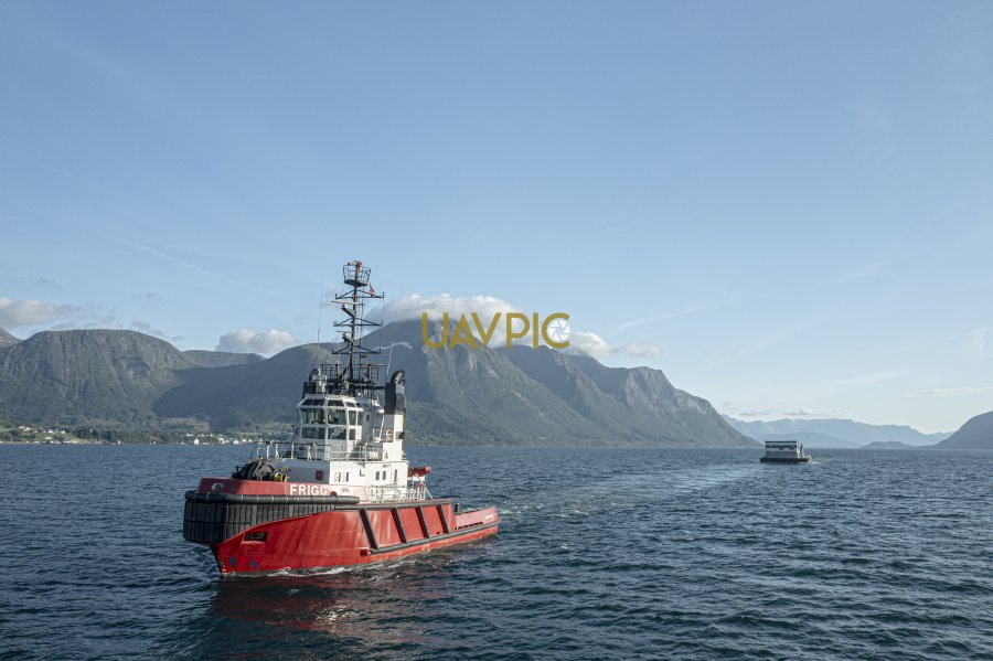 Frigg towing Dagmar Blix 147.jpg - Uavpic